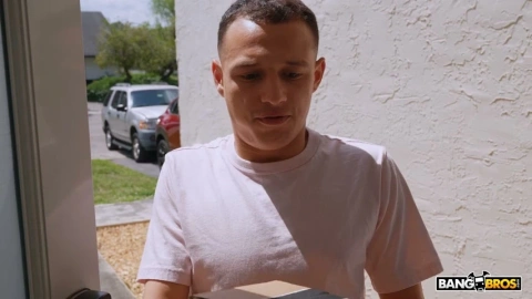 Vivian Taylor: Neighbor Gets Cock, Big Booty Fun