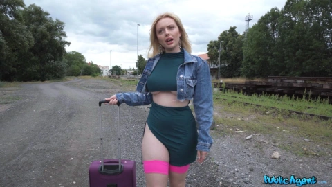Big boobs miss the train - Spanish Sub
